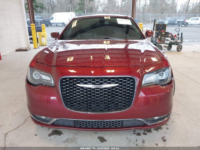 Chrysler 300 S 2018 2C3CCAGG8JH293600 Image 13