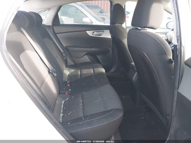 3KPF24AD4NE439522 KIA Forte Lxs