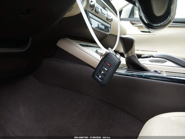 44067362 :رقم المزاد ، 58ABK1GG1GU028750 vin ، 2016 Lexus Es 350 مزاد بيع