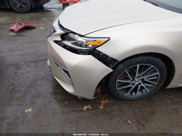 44067362 :رقم المزاد ، 58ABK1GG1GU028750 vin ، 2016 Lexus Es 350 مزاد بيع