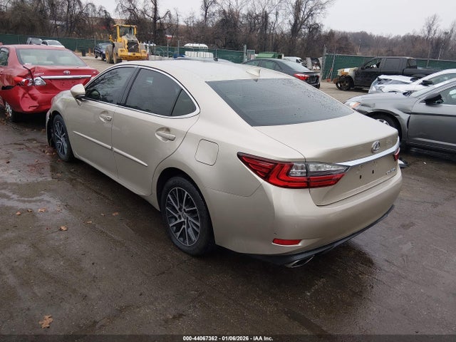 44067362 :رقم المزاد ، 58ABK1GG1GU028750 vin ، 2016 Lexus Es 350 مزاد بيع
