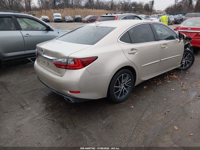 44067362 :رقم المزاد ، 58ABK1GG1GU028750 vin ، 2016 Lexus Es 350 مزاد بيع