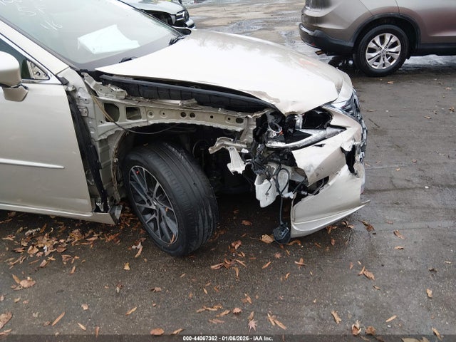 44067362 :رقم المزاد ، 58ABK1GG1GU028750 vin ، 2016 Lexus Es 350 مزاد بيع
