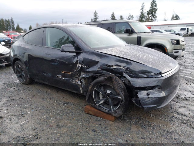 2026 TESLA MODEL Y 7SAYGDED7TF423488 Photo 0