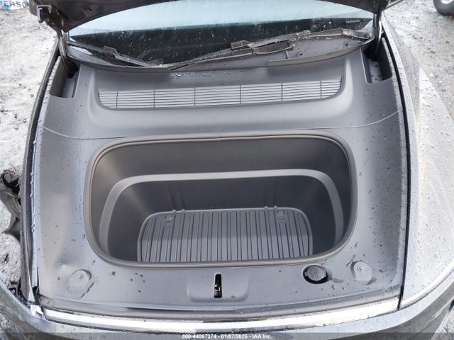 2026 TESLA MODEL Y 7SAYGDED7TF423488 Photo 9