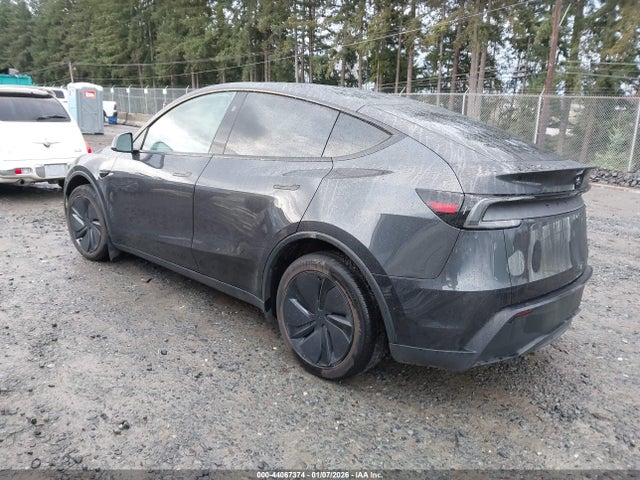 2026 TESLA MODEL Y 7SAYGDED7TF423488 Photo 2