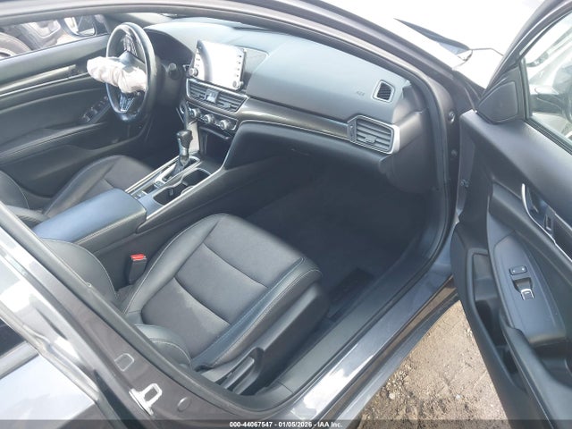 1HGCV1F32JA063636 Honda Accord Sport