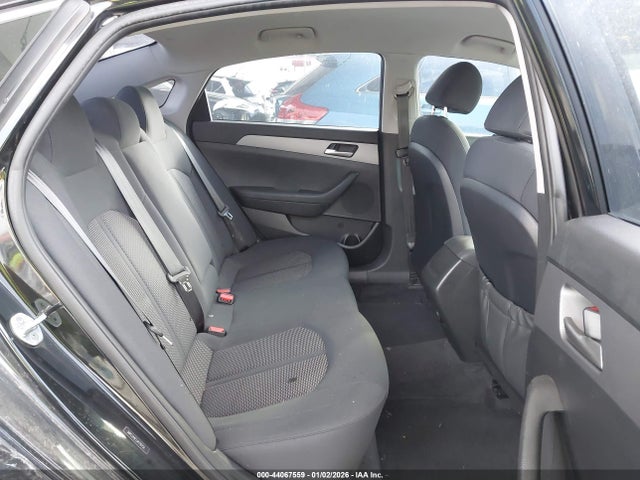 5NPE24AF2JH716154 Hyundai SONATA SE