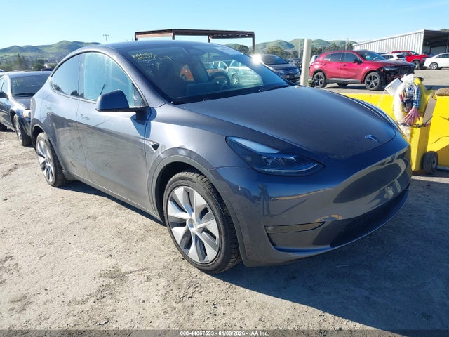 2023 TESLA MODEL Y 7SAYGDED5PF942111 Photo 0