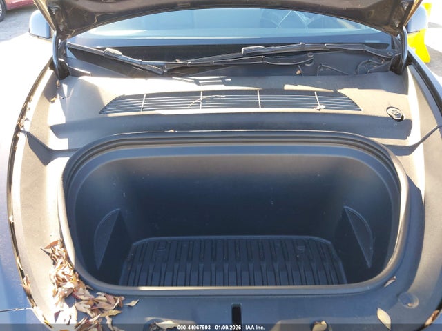 2023 TESLA MODEL Y 7SAYGDED5PF942111 Photo 9