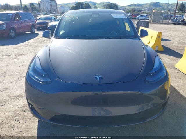 7SAYGDED5PF942111 Tesla Model Y Rwd