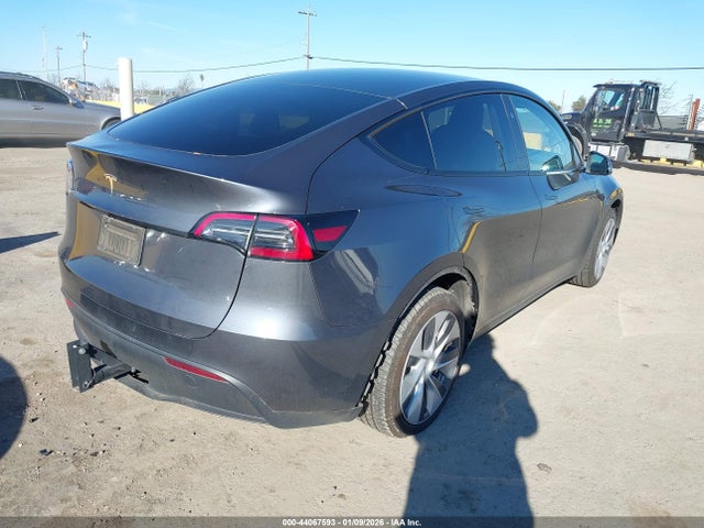 2023 TESLA MODEL Y 7SAYGDED5PF942111 Photo 3