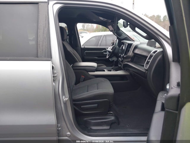 2019 RAM 1500 1C6SRFMT2KN521613 Photo 4