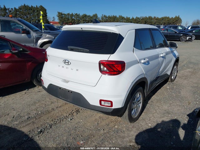 2021 HYUNDAI VENUE KMHRB8A37MU067939 Photo 3