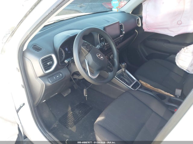 2021 HYUNDAI VENUE KMHRB8A37MU067939 Photo 4