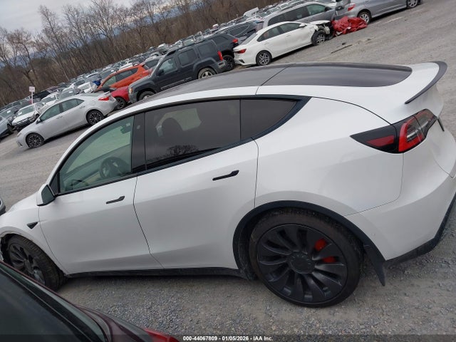 2020 Tesla Model Y Long Range Dual Motor All-wheel Drive/performance Dual Motor All-wheel Drive მანქანა იყიდება აუქციონზე, vin: 5YJYGDEF8LF044398, აუქციონის ნომერი: 44067809