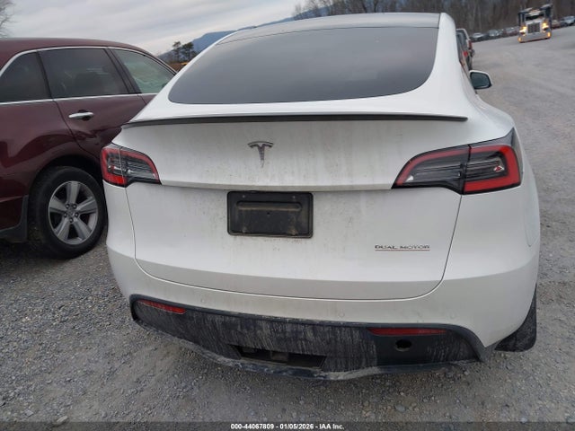 2020 Tesla Model Y Long Range Dual Motor All-wheel Drive/performance Dual Motor All-wheel Drive მანქანა იყიდება აუქციონზე, vin: 5YJYGDEF8LF044398, აუქციონის ნომერი: 44067809