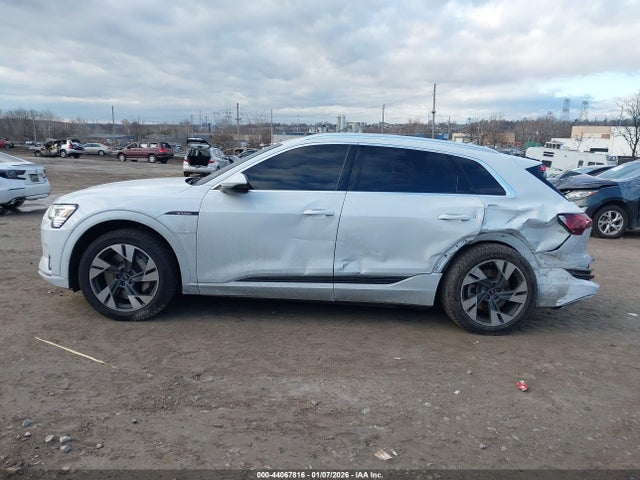 WA1AAAGE5MB014411 Audi E-tron Premium Quattro