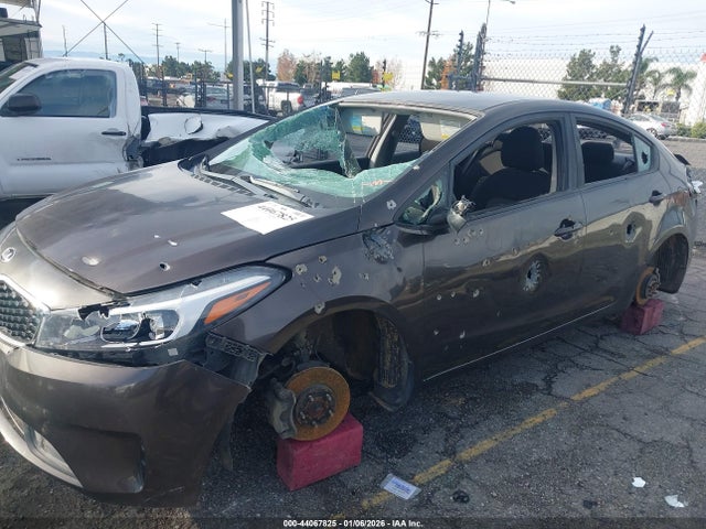 3KPFK4A71JE221736 KIA FORTE LX