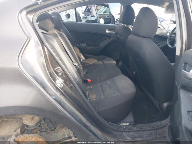 3KPFK4A71JE221736 KIA FORTE LX