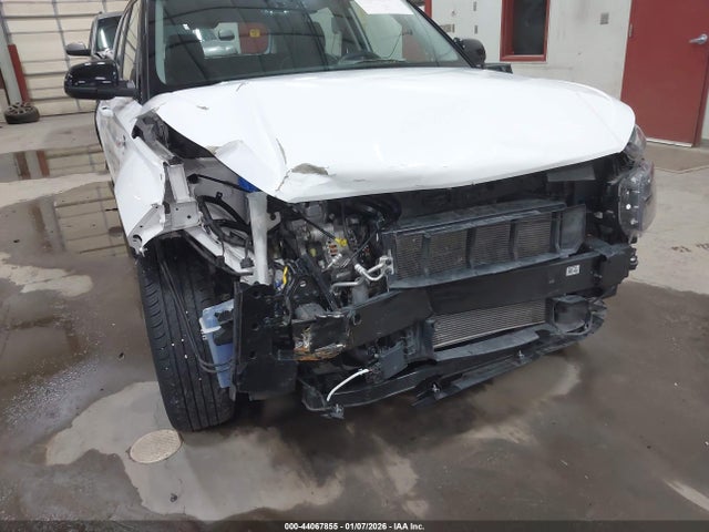 Hyundai Venue Limited 2023 KMHRC8A38PU223021 Image 6