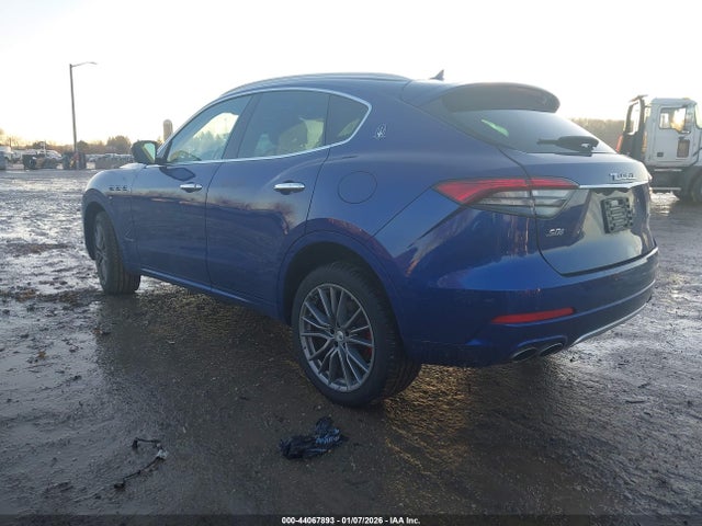 2021 MASERATI LEVANTE ZN661YUL9MX366495 Photo 2