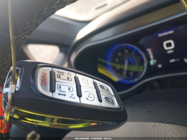 2026 CHRYSLER PACIFICA 2C4RC1BG8TR188761 Photo 10