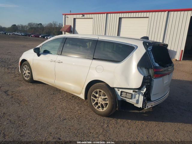 2026 CHRYSLER PACIFICA 2C4RC1BG8TR188761 Photo 2