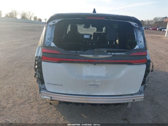 2026 CHRYSLER PACIFICA 2C4RC1BG8TR188761 Photo 5