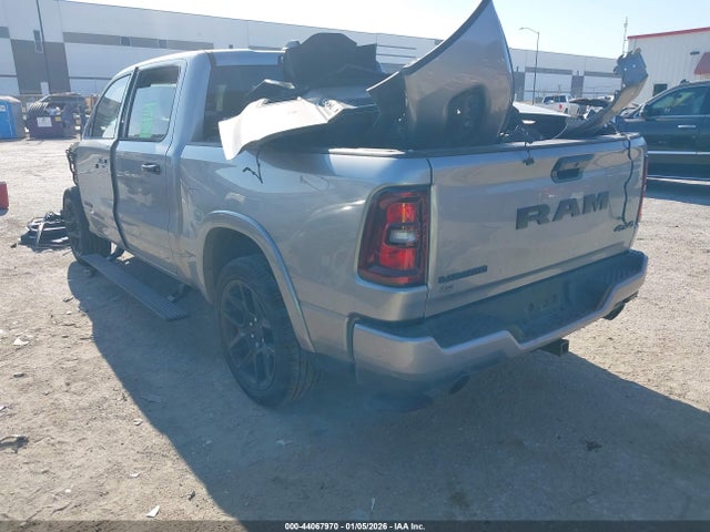 2025 RAM 1500 1C6SRFJP7SN648767 Photo 2