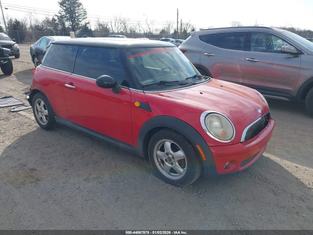 2008 MINI COOPER WMWMF33548TT67466 Photo 0