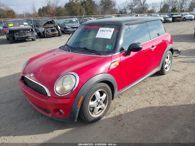 2008 MINI COOPER WMWMF33548TT67466 Photo 1