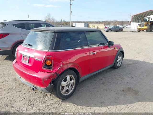 2008 MINI COOPER WMWMF33548TT67466 Photo 3