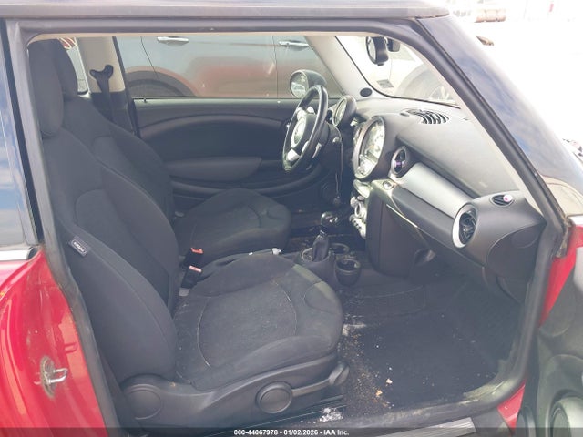 2008 MINI COOPER WMWMF33548TT67466 Photo 4