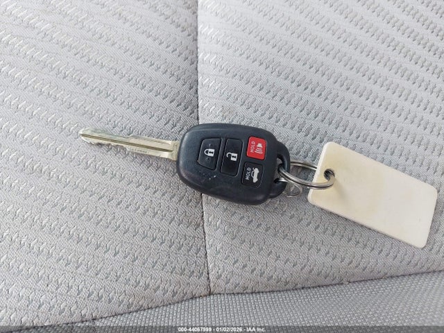 4T1BF1FK4HU271035 Toyota CAMRY LE