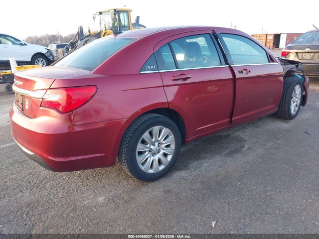 Продажа на аукционе авто 2014 Chrysler 200 Lx, vin: 1C3CCBAB3EN208856, номер лота: 44068027