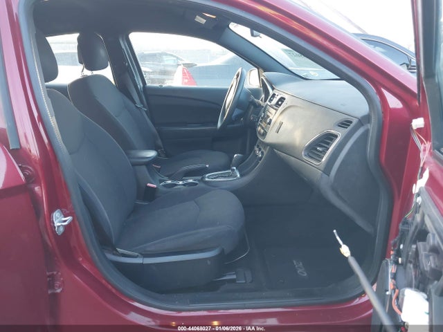 Продажа на аукционе авто 2014 Chrysler 200 Lx, vin: 1C3CCBAB3EN208856, номер лота: 44068027