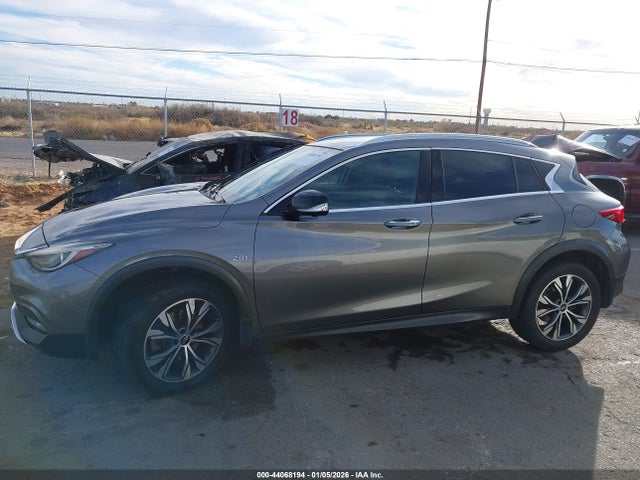 SJKCH5CR9JA002237 Infiniti Qx30 Essential