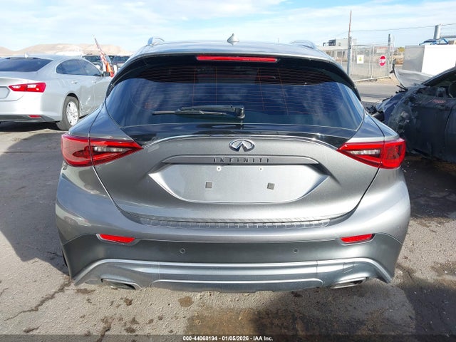 SJKCH5CR9JA002237 Infiniti Qx30 Essential