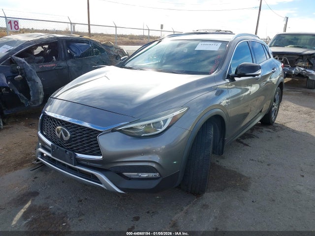SJKCH5CR9JA002237 Infiniti Qx30 Essential