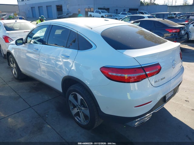 2019 MERCEDES-BENZ GLC 300 COUPE WDC0J4KB3KF581569 Photo 2