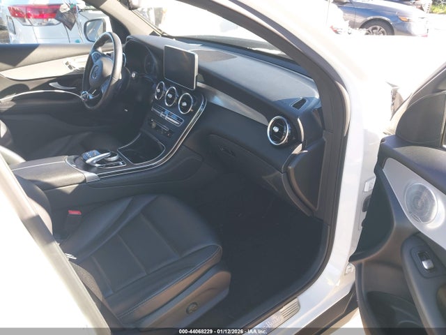 2019 MERCEDES-BENZ GLC 300 COUPE WDC0J4KB3KF581569 Photo 4