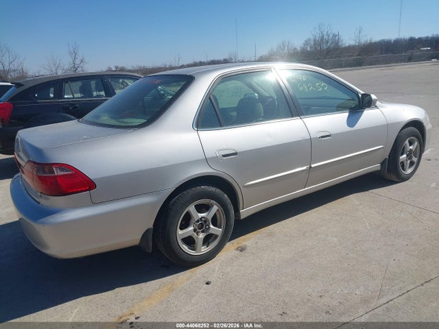 Продажа на аукционе авто 1998 Honda Accord Ex, vin: 1HGCG5658WA080483, номер лота: 44068252
