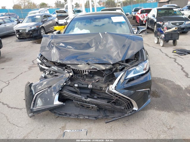 58ADA1C12MU002358 Lexus ES 300H