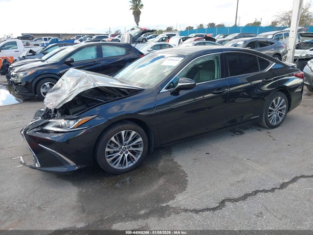 58ADA1C12MU002358 Lexus ES 300H