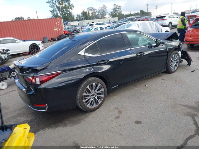 58ADA1C12MU002358 Lexus ES 300H