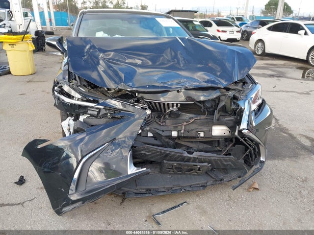 58ADA1C12MU002358 Lexus ES 300H