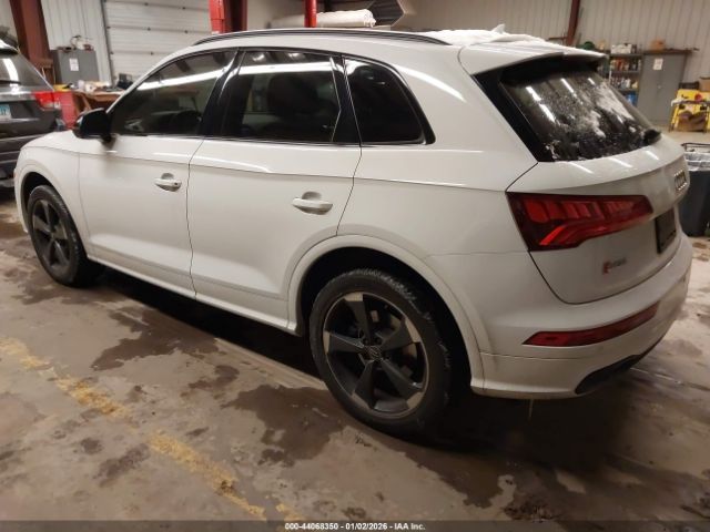 2019 AUDI SQ5 WA1B4AFY6K2066442 Photo 2