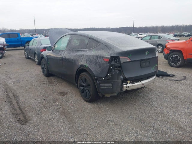 2025 TESLA MODEL Y 7SAYGDEE9SA336728 Photo 2