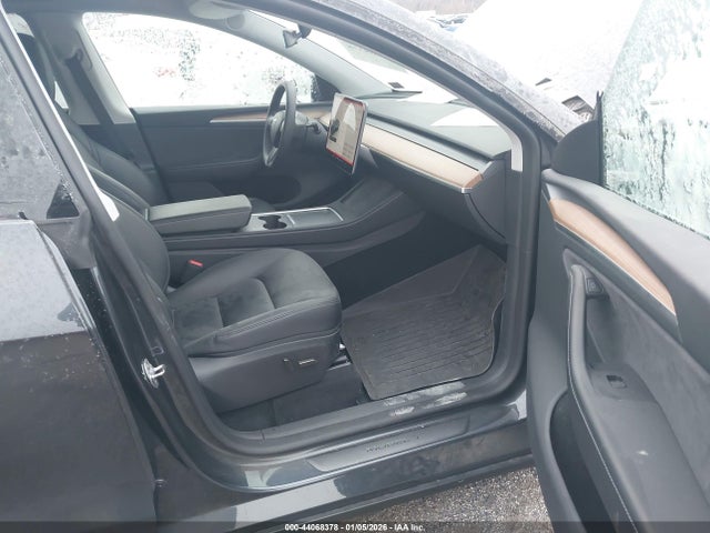 2025 TESLA MODEL Y 7SAYGDEE9SA336728 Photo 4